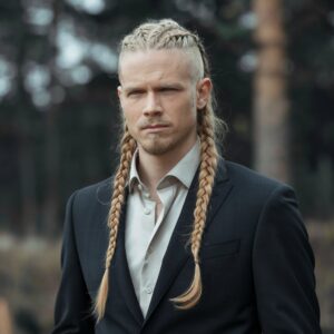 20 Cool Hairstyles for Men with Long Hair: Ultimate Style Guide 2024